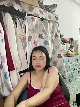 Strawberry-wet online show from April 8, 2026, 7:19 am