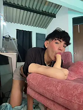 max femboy online show from April 25, 2026, 10:51 am