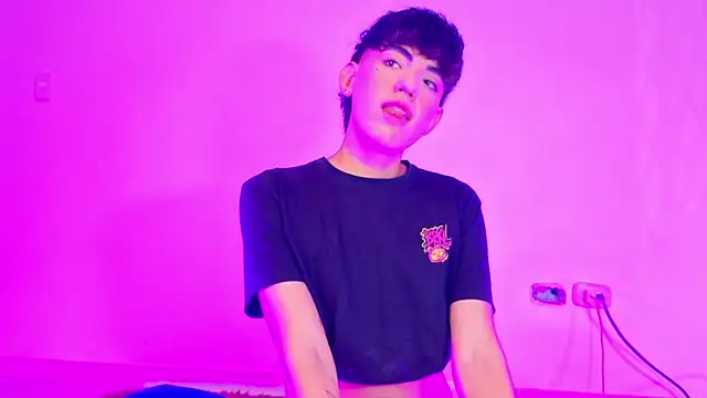 max femboy online show from May 28, 2026, 5:49 am