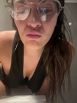 justinahallo online show from April 19, 2026, 7:16 pm