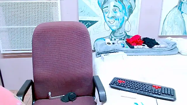Snapshot of TyraHotxxx chatting on May 14, 2026, 6:09 am TyraHotxxx online show from May 14, 2026, 6:09 am