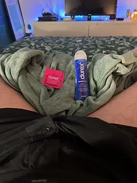 Snapshot of Thomascrtz chatting on February 19, 2026, 10:50 pm Thomascrtz online show from February 19, 2026, 10:50 pm