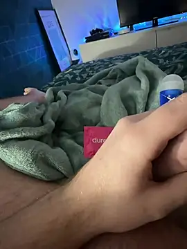 Snapshot of Thomascrtz chatting on February 22, 2026, 10:30 pm Thomascrtz online show from February 22, 2026, 10:30 pm