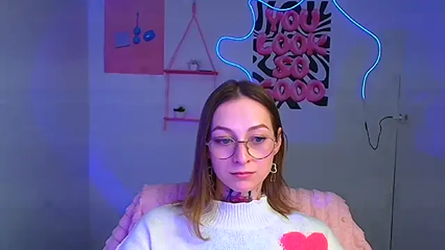 Esmi Winter online show from February 22, 2026, 6:24 am