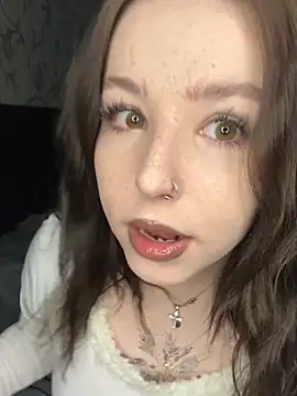 Snapshot of honey1peach chatting on February 20, 2026, 12:27 pm honey1peach online show from February 20, 2026, 12:27 pm