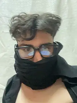 Femboysissy1919 online show from April 15, 2026, 12:39 am