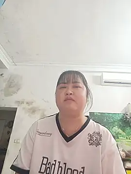 Kee-kimlee online show from July 27, 2026, 3:02 am