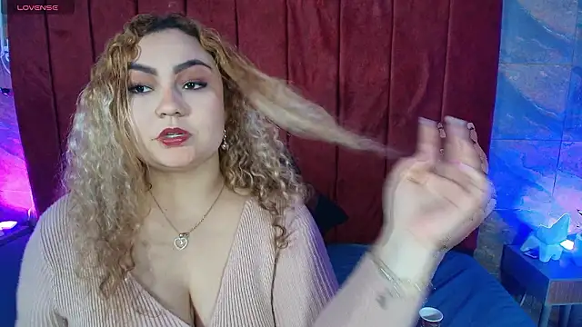 Snapshot of Amaraa_Silk chatting on February 17, 2026, 3:47 am Amaraa Silk online show from February 17, 2026, 3:47 am