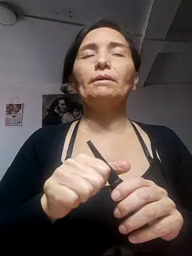 Alexamontiel  online show from February 11, 2026, 2:44 pm