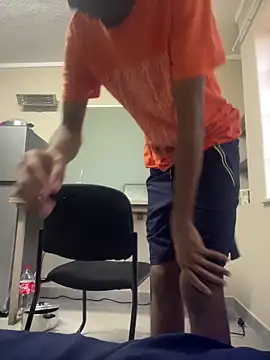 Snapshot of Effacement_OS chatting on February 9, 2026, 4:22 pm Effacement OS online show from February 9, 2026, 4:22 pm