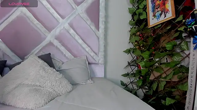 Snapshot of luxx_11 chatting on February 12, 2026, 12:33 pm luxx 11 online show from February 12, 2026, 12:33 pm