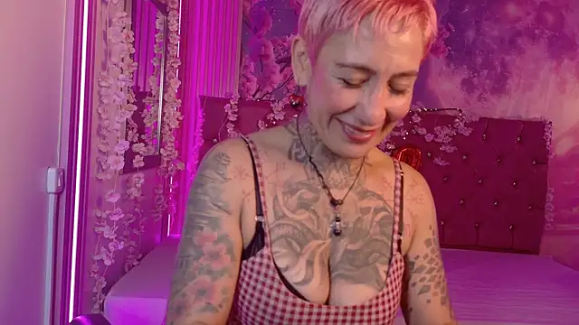 Snapshot of Everlyn_sexx chatting on February 16, 2026, 11:50 am Everlyn sexx online show from February 16, 2026, 11:50 am