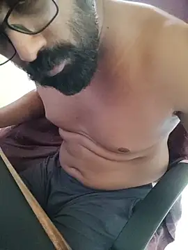 shineboy28 online show from March 31, 2026, 7:09 am