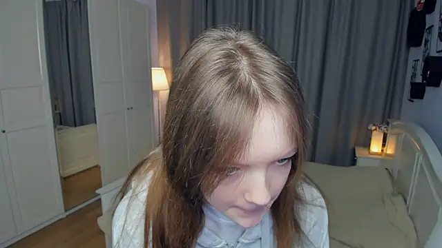 LavenderMitten online show from March 12, 2026, 5:35 am