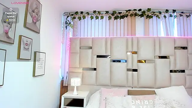 Maya-jhons online show from February 10, 2026, 11:36 am