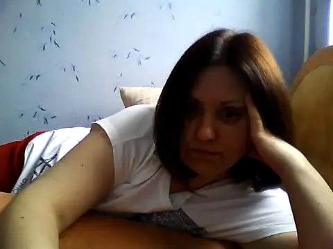 LockyCharm111 online show from May 17, 2026, 9:38 am