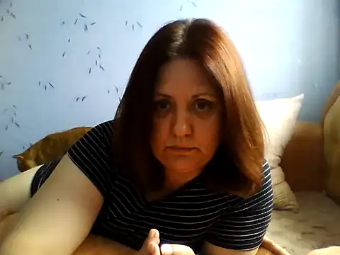 Snapshot of LockyCharm111 chatting on July 4, 2026, 9:15 am LockyCharm111 online show from July 4, 2026, 9:15 am