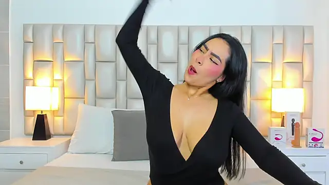 paola katy dicks online show from May 18, 2026, 8:03 pm