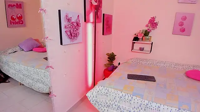 AnnyCotton online show from March 6, 2026, 7:43 pm