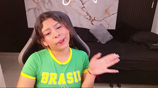 Snapshot of Sophie19__ chatting on March 5, 2026, 12:12 pm Sophie19 online show from March 5, 2026, 12:12 pm