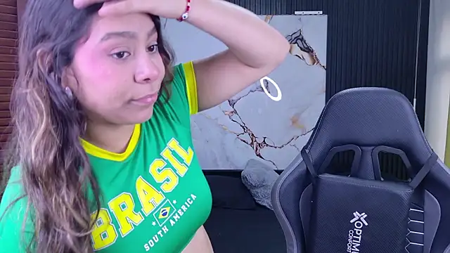 Snapshot of Sophie19__ chatting on March 25, 2026, 12:00 pm Sophie19 online show from March 25, 2026, 12:00 pm