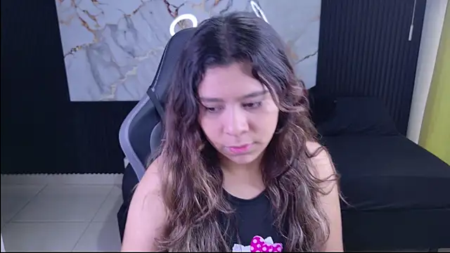 Snapshot of Sophie19__ chatting on March 29, 2026, 11:54 am Sophie19 online show from March 29, 2026, 11:54 am