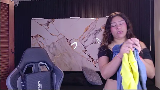 Snapshot of Sophie19__ chatting on March 30, 2026, 11:44 am Sophie19 online show from March 30, 2026, 11:44 am