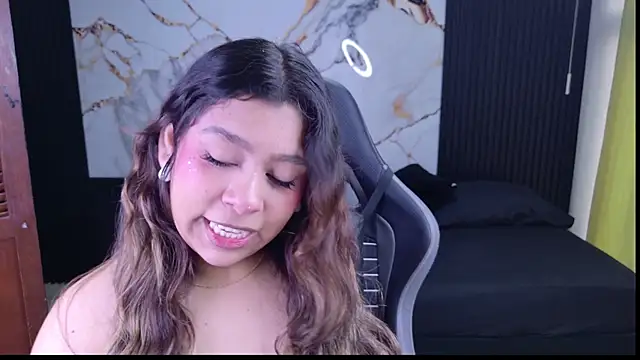 Snapshot of Sophie19__ chatting on March 31, 2026, 11:43 am Sophie19 online show from March 31, 2026, 11:43 am