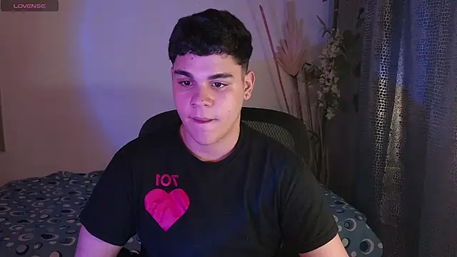 eithan jonnes online show from March 4, 2026, 9:32 pm