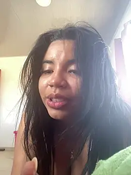 Lucy strong1 online show from March 1, 2026, 8:33 pm