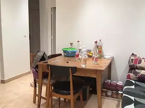 Snapshot of Zerllie chatting on April 15, 2026, 9:04 pm Zerllie online show from April 15, 2026, 9:04 pm