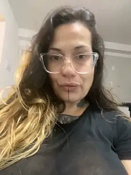 Snapshot of MissTamis chatting on February 10, 2026, 8:18 am MissTamis online show from February 10, 2026, 8:18 am