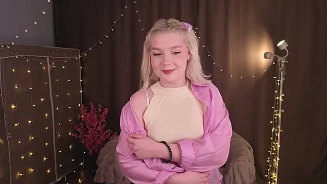 Snapshot of TobiteAnnie chatting on February 19, 2026, 4:58 pm TobiteAnnie online show from February 19, 2026, 4:58 pm