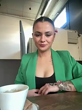 alwayshornyvivi online show from March 5, 2026, 10:11 am