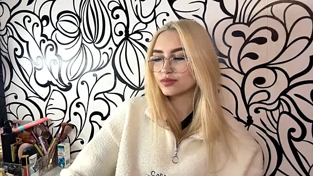 Snapshot of Kat_Catherine chatting on February 10, 2026, 7:40 pm Kat Catherine online show from February 10, 2026, 7:40 pm