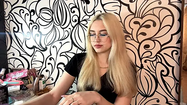 Snapshot of Kat_Catherine chatting on March 1, 2026, 11:12 am Kat Catherine online show from March 1, 2026, 11:12 am