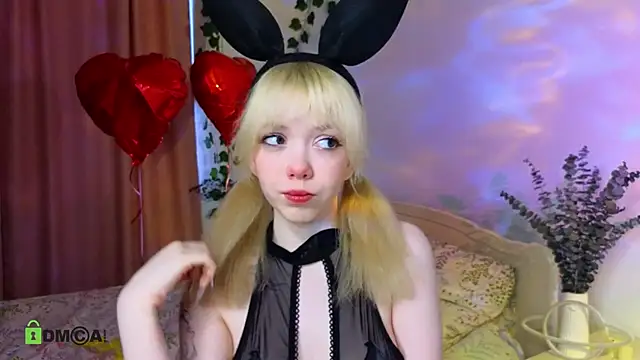 Rochelle kitty online show from April 3, 2026, 2:04 pm