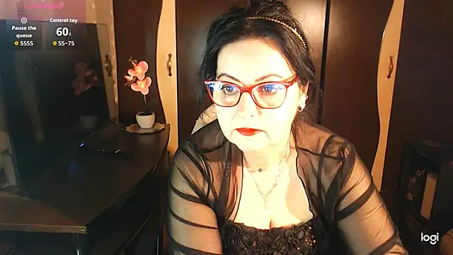 Snapshot of exiMIlf chatting on March 11, 2026, 4:35 pm exiMIlf online show from March 11, 2026, 4:35 pm