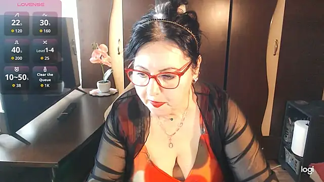 Snapshot of exiMIlf chatting on April 5, 2026, 10:45 am exiMIlf online show from April 5, 2026, 10:45 am