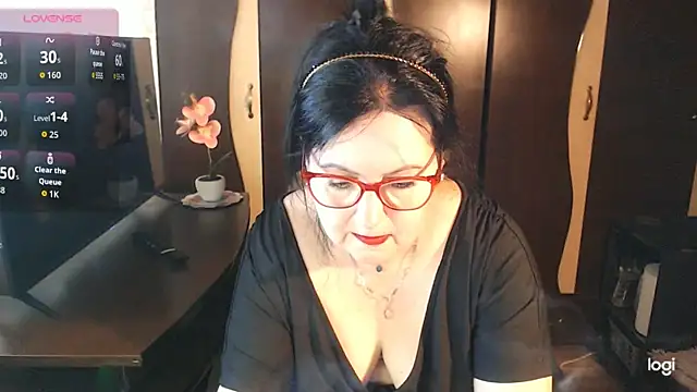 exiMIlf online show from May 18, 2026, 11:16 am
