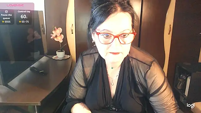 exiMIlf online show from May 26, 2026, 12:12 pm