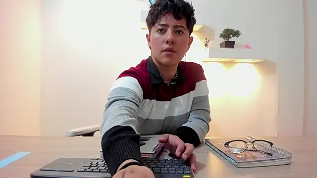 Gaia n Nix online show from February 17, 2026, 7:53 pm