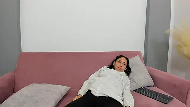 Snapshot of Gaia_n_Nix chatting on May 16, 2026, 4:09 am Gaia n Nix online show from May 16, 2026, 4:09 am