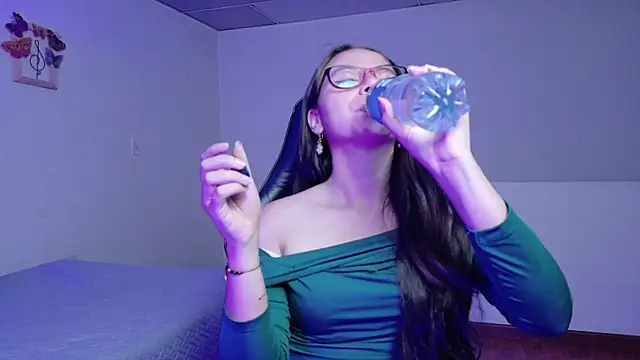 Snapshot of Mei_hells chatting on March 29, 2026, 11:38 pm Mei hells online show from March 29, 2026, 11:38 pm