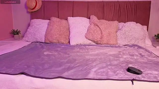 emma wilder  online show from March 21, 2026, 7:06 pm