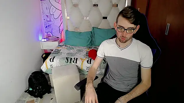 Top and bottom online show from February 19, 2026, 8:05 pm