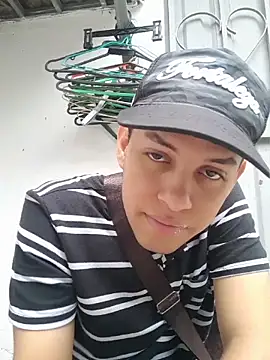 Top and bottom online show from June 4, 2026, 10:27 pm