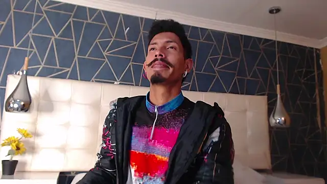 NoaahTylor online show from February 13, 2026, 7:32 pm