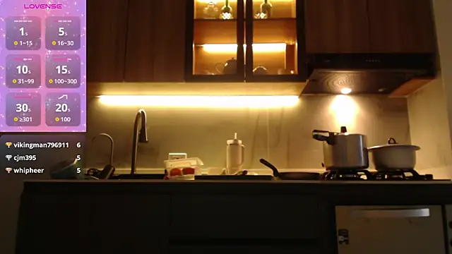 Snapshot of Lupita_3xx chatting on April 15, 2026, 7:58 pm Lupita 3xx online show from April 15, 2026, 7:58 pm