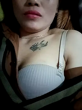 luna-rosax online show from February 26, 2026, 4:55 am